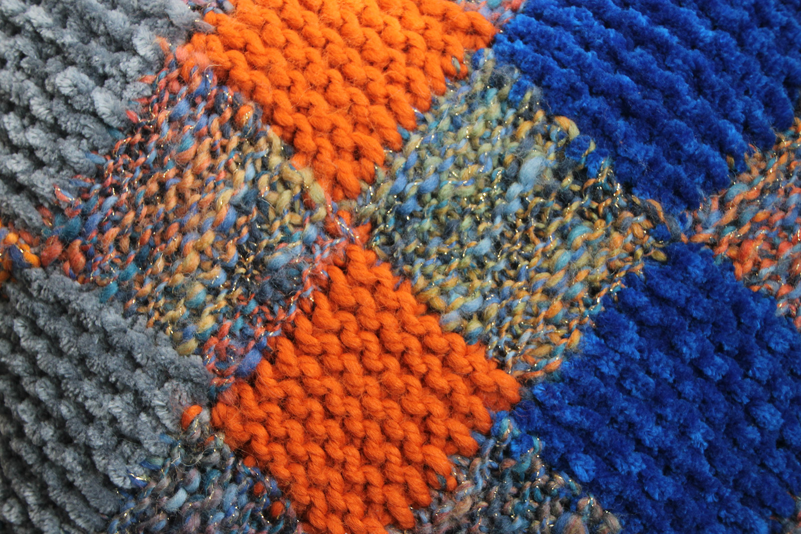 Entrelac pillow pattern